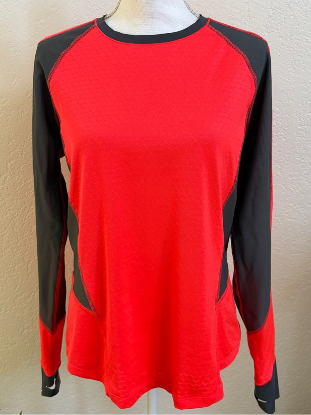 Under Armour Run Orange and gray long sleeve running Top Size L